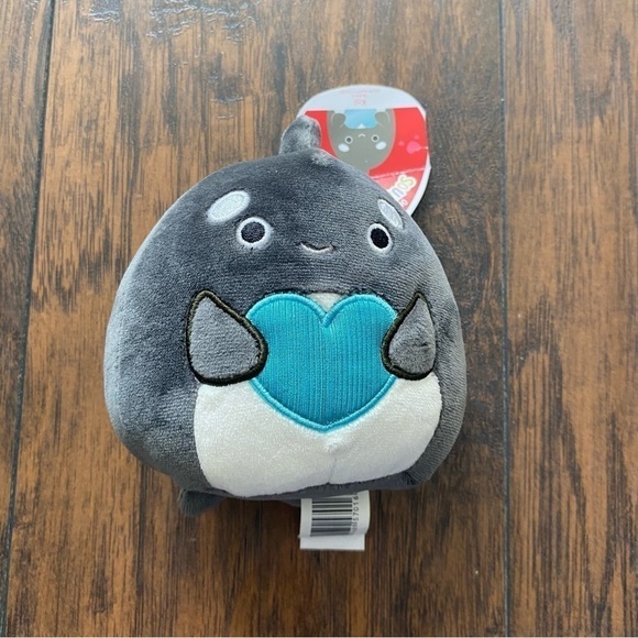 Squishmallows Kai the Orca - Picture 4 of 8